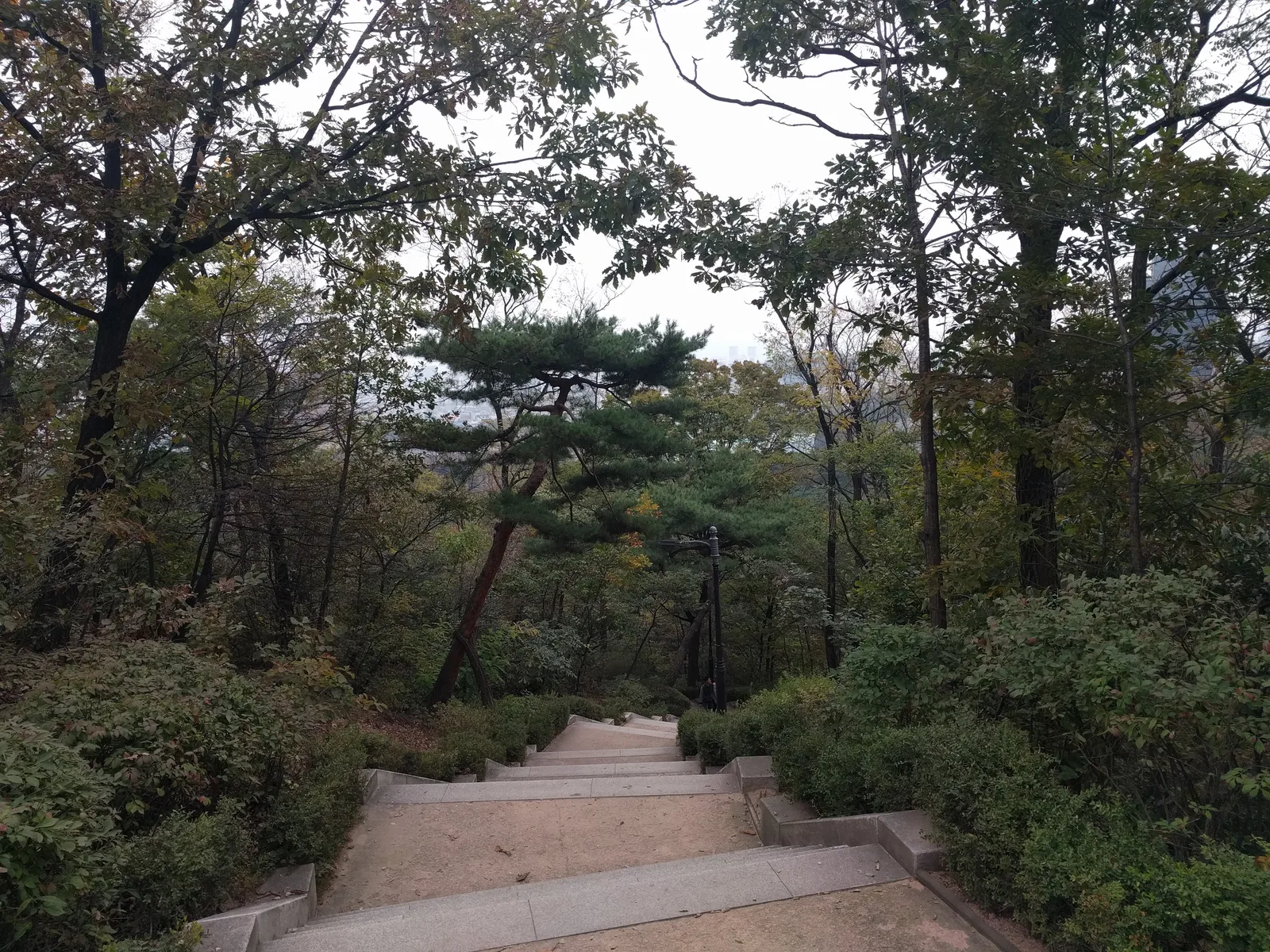 Yongsan-dong, South Korea — 16 October 2016