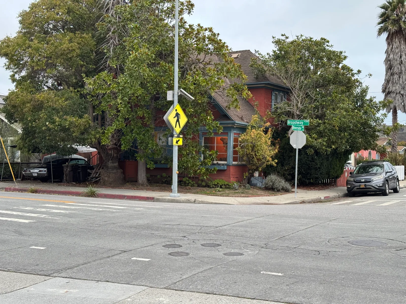 Santa Cruz, United States — 21 October 2025