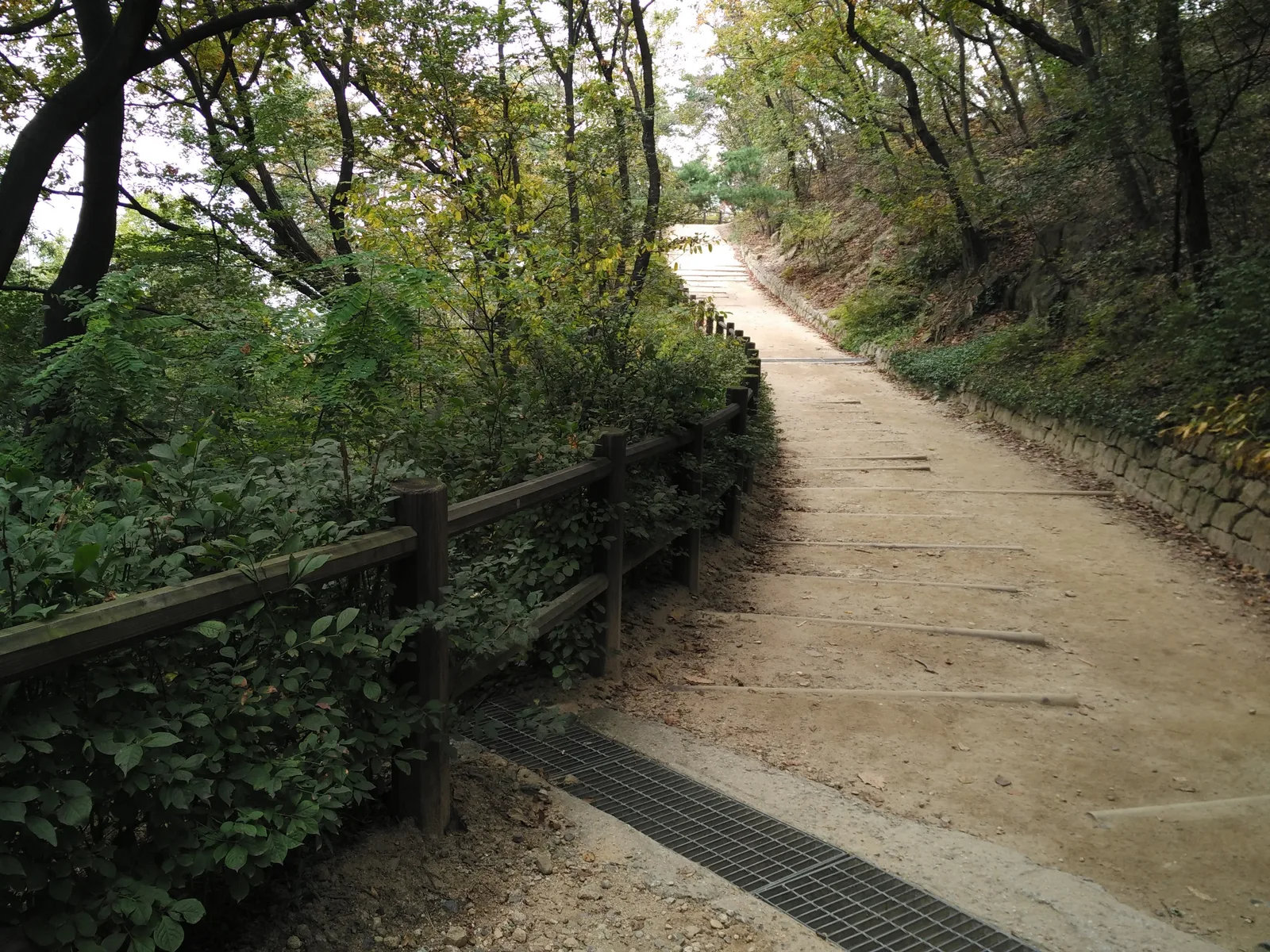 Yongsan-dong, South Korea — 16 October 2016