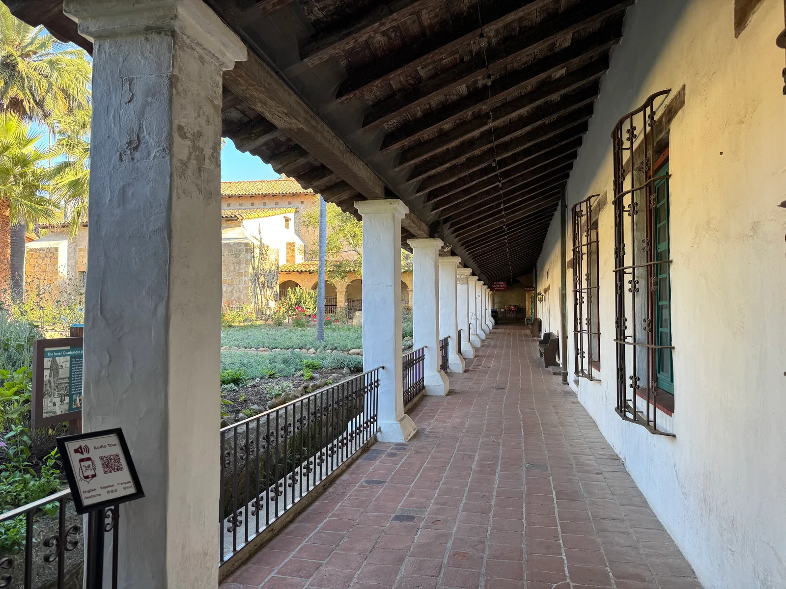 Mission Canyon, United States — 28 October 2025