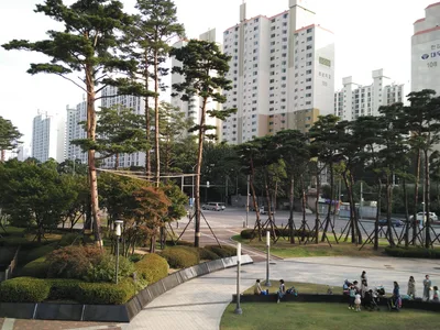 Yongsan-dong, South Korea — 17 October 2016