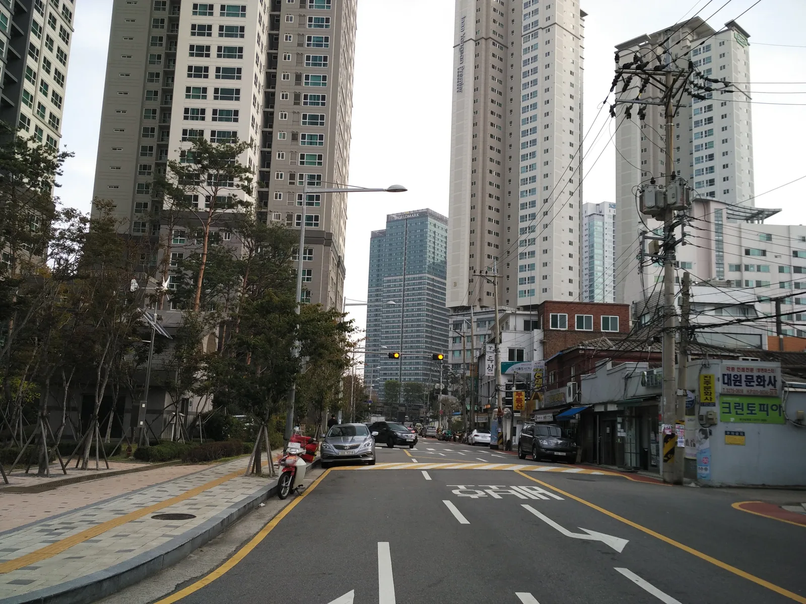 Yongsan-dong, South Korea — 17 October 2016
