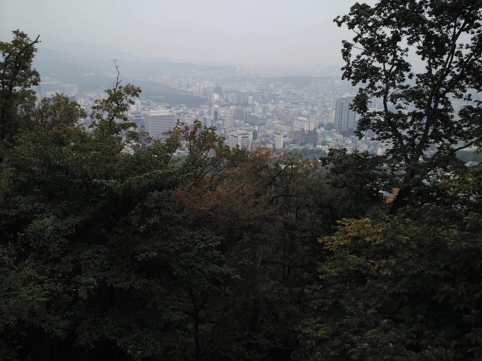 Yongsan-dong, South Korea — 16 October 2016