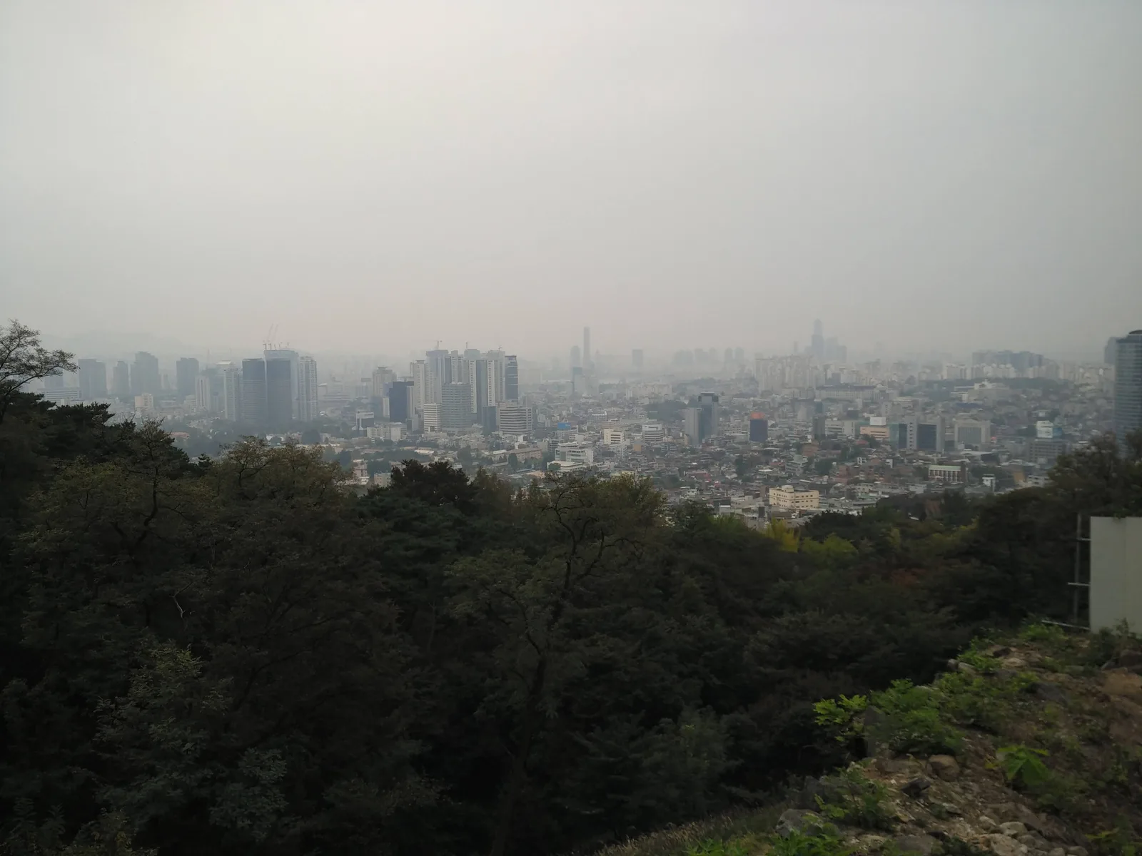 Yongsan-dong, South Korea — 16 October 2016