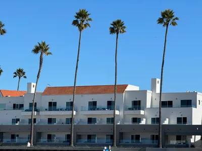 Pismo Beach, United States — 27 October 2025