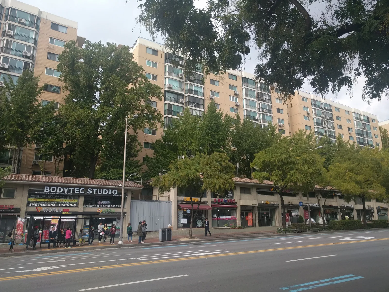 Yongsan-dong, South Korea — 28 October 2016