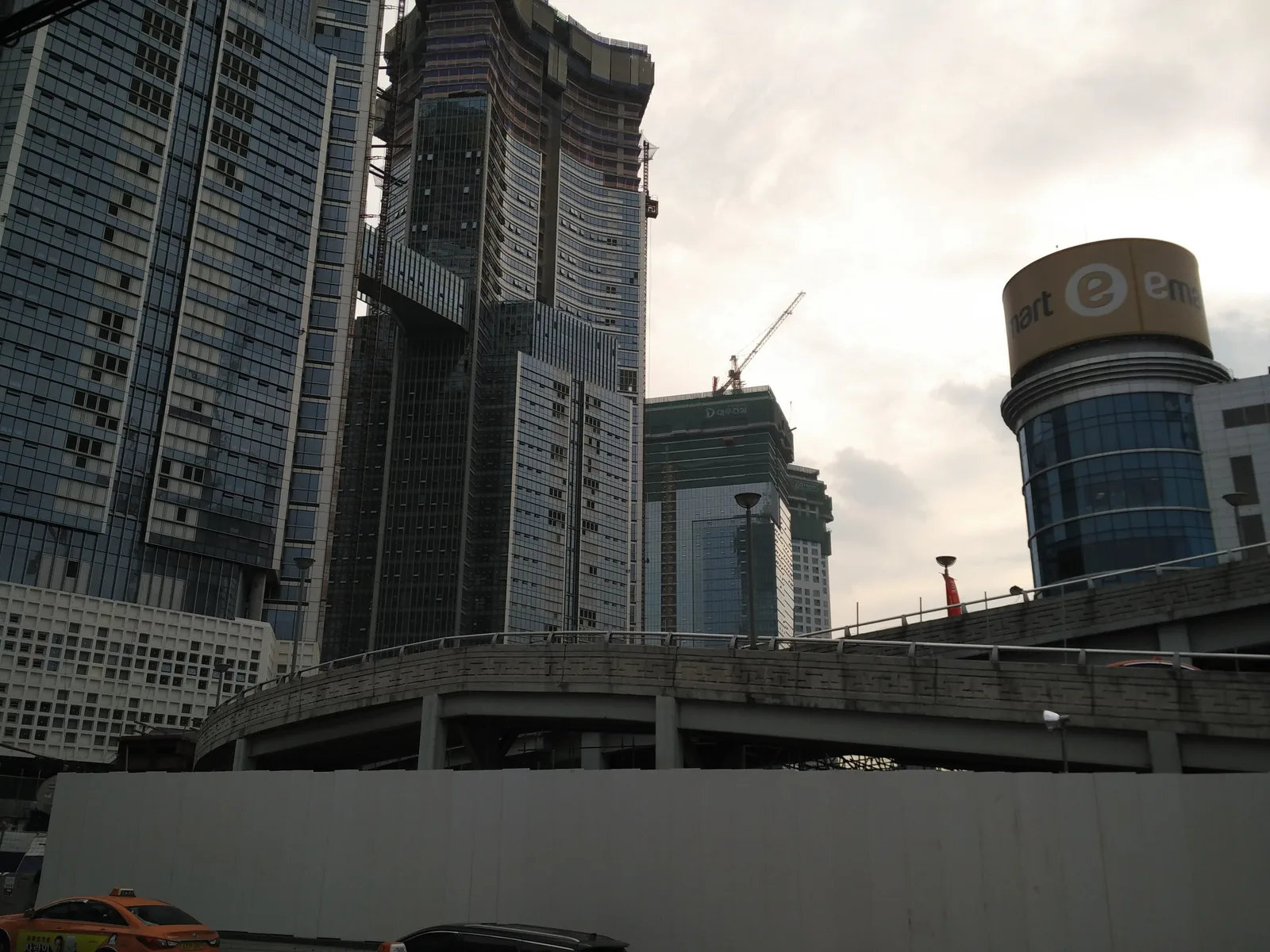Yongsan-dong, South Korea — 17 October 2016