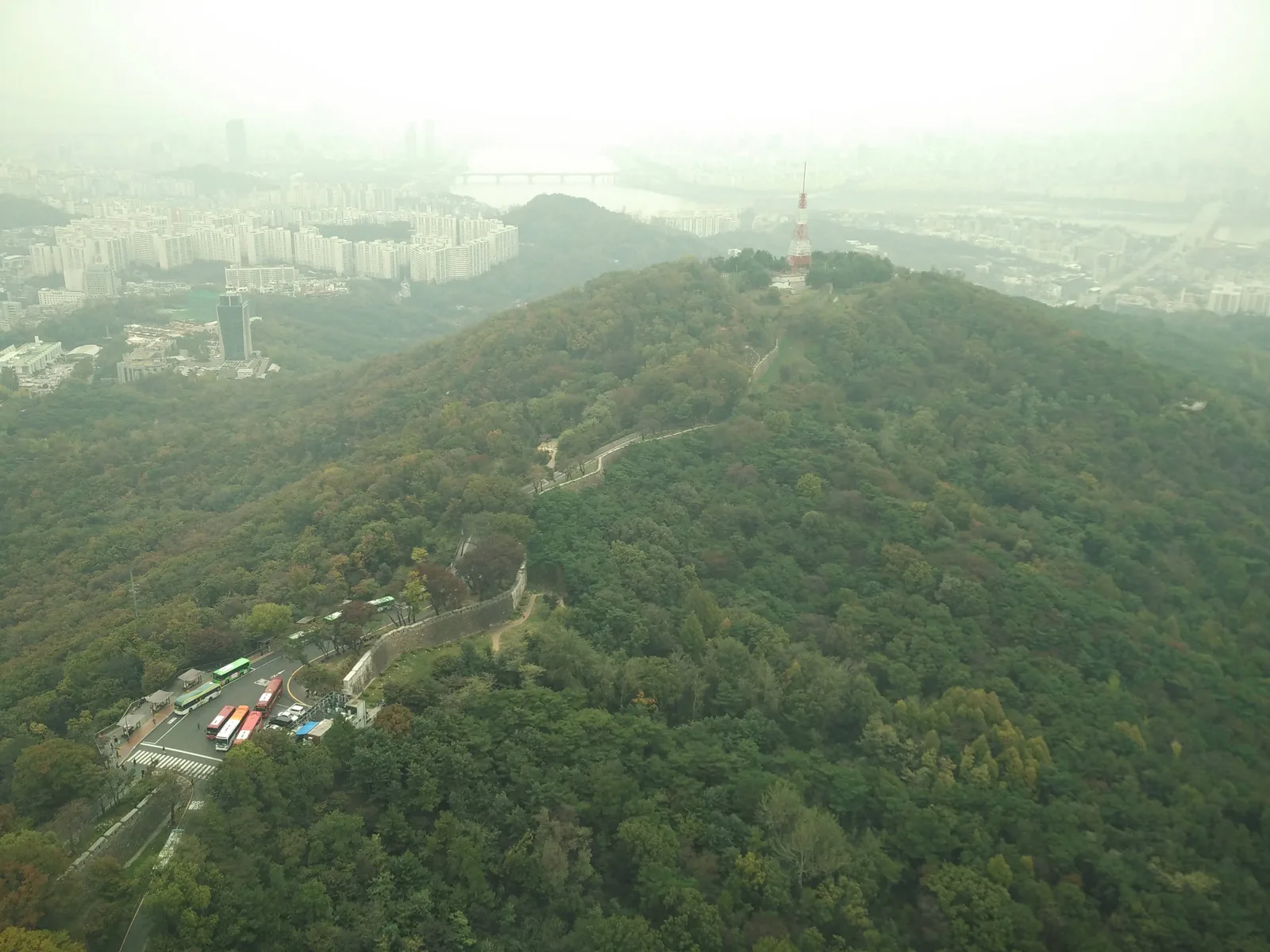 Yongsan-dong, South Korea — 16 October 2016