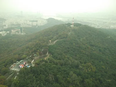 Yongsan-dong, South Korea — 16 October 2016