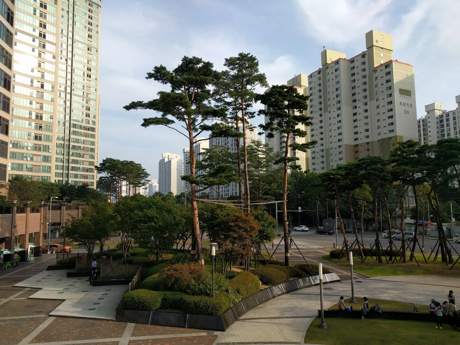 Yongsan-dong, South Korea — 17 October 2016